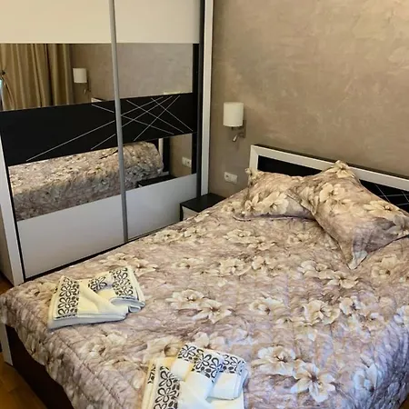 Апартамент Лукс Царевец-Център Apartment